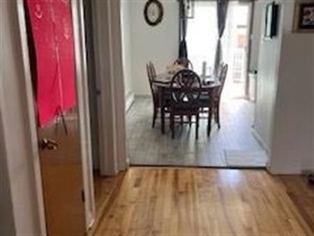 Upper Duplex 5 1/2 for rent