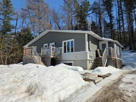 Magnifique 4 1/2 à Ste-Adèle, disponible maintenant