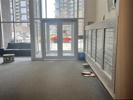 Jolie Studio De 420pc A Ahuntsic