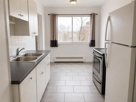 2 CH - 1 SDB - Montréal - $1,400 /mo