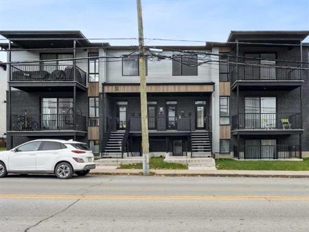 CONDO-STYLE MODERNE, LUMINEUX & INTERNET INCLUS À PRIX IMBATTABLE Disponible le 1er juillet 🔥