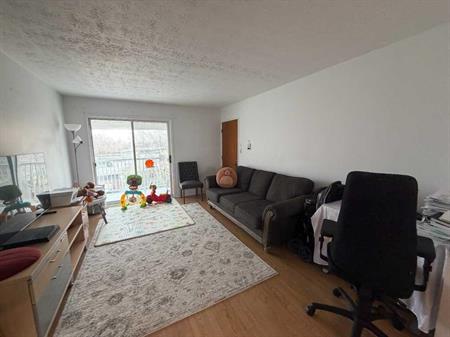 Grand 4 ½ à louer à Saint-Jean-sur-Richelieu – 1100 pi² – Disponible 1er juillet