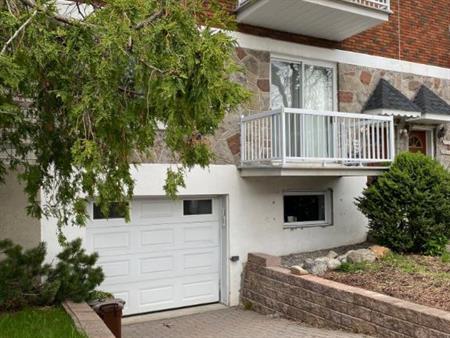 HAUT DE DUPLEX À LOUER – AU CŒUR D’AHUNTSIC