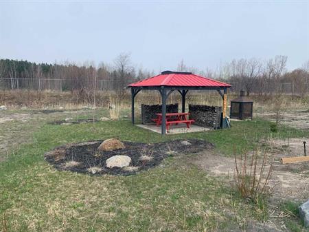 Terrain 22257 pied carre pour domaine
