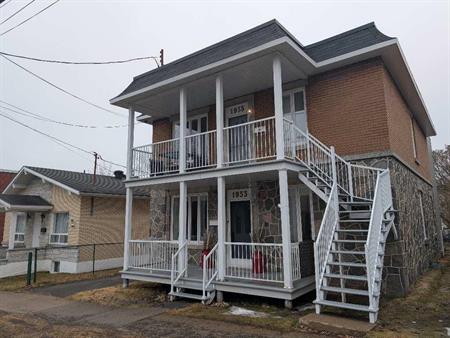 6-1/2 A SHAWINIGAN RUE LAVERGNE, CONTACTER- NOUS AU 514-377-7407