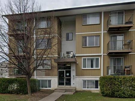 2 CH - 1 SDB - Longueuil - $1,550 /mo