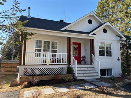 Haut de maison 4 1/2 à St-Donat 1er Août