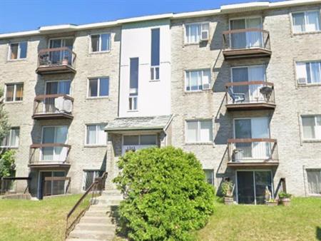 Laval-Des-Rapides, Grand 4 1/2 a louer