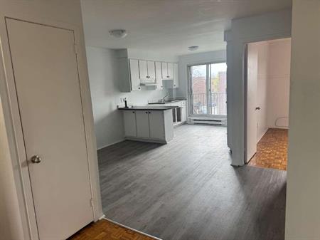 Laval-Des-Rapides, Grand 4 1/2 à louer