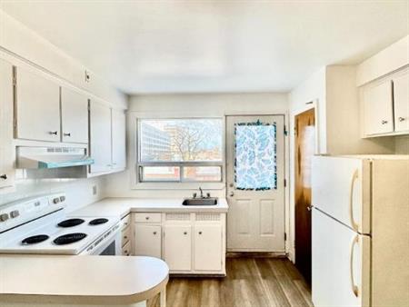 2 CH - 1 SDB - Montréal - $1,500 /mo