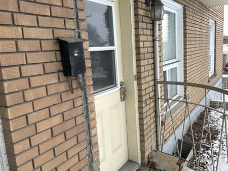 1/2 Près De L'UdeS Tout Inclus
