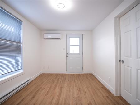 Grand Appartement 4 1/2 à Louer