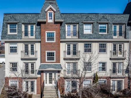 Condo 4 et demi 1er juin discutable