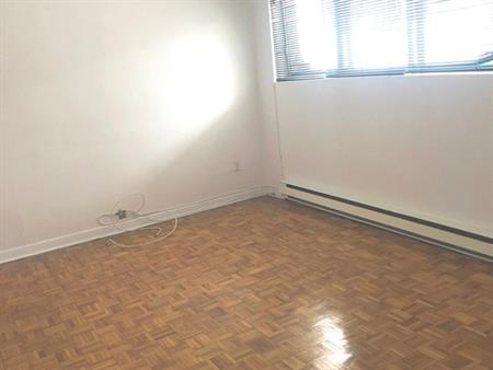 Beau Et Grand 4.5 Près Tous Services