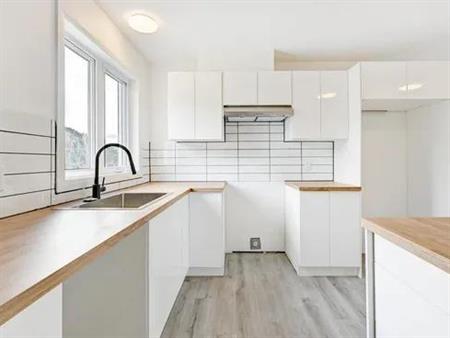 Appartements de 3 chambres entièrement rénovés avec entrée indépendante