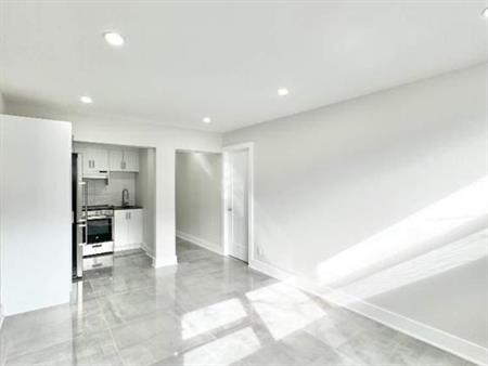 1 CH - 1 SDB - Montréal - $1,400 /mo