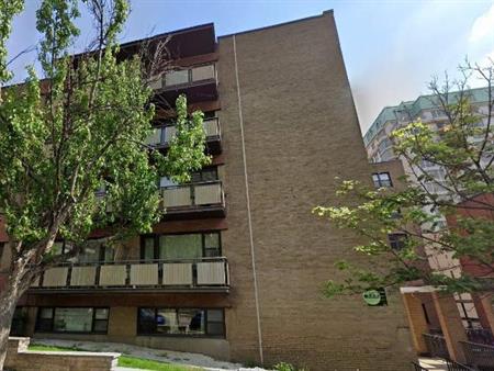 1 CH - 1 SDB - Montréal - $1,350 /mo