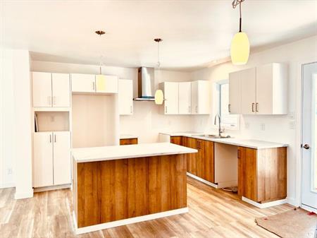 🏡 À louer – Rez de chaussée de duplex à Saint-Donat 🌲