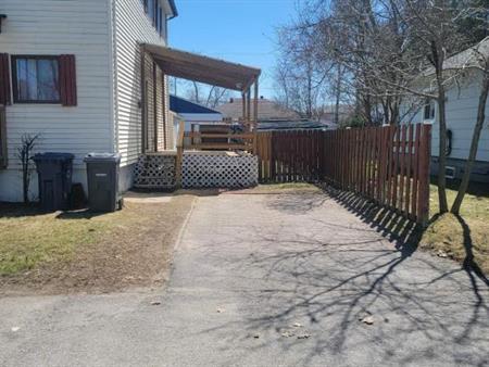 4.5 Laval-ouest dans un Duplex
