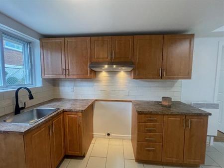 Louer apartment 3 1/2 rent Saint Leonard