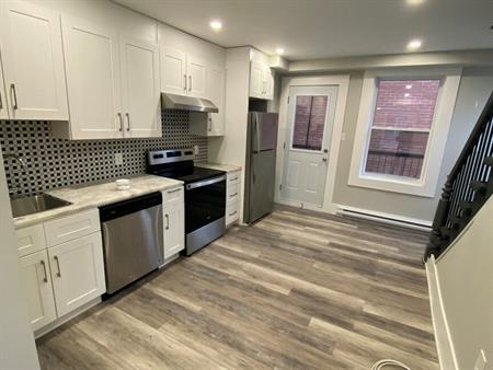 2423 - 2421 De Maisonneuve East, Montréal
