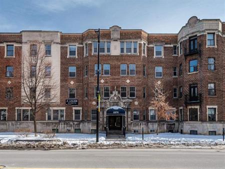 2 CH - 1 SDB - Montréal - $2,850 /mo