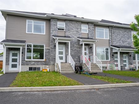 Grand 3 Chambres Sur 2 étages à Louer