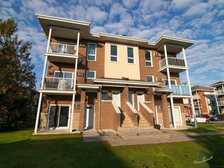 Vraiment belle appartement à louer - 56 rue de l'Emerald #2