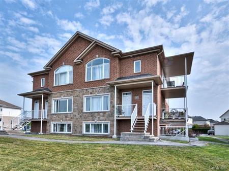 Grand 2 Chambres Dans Le Plateau à Louer