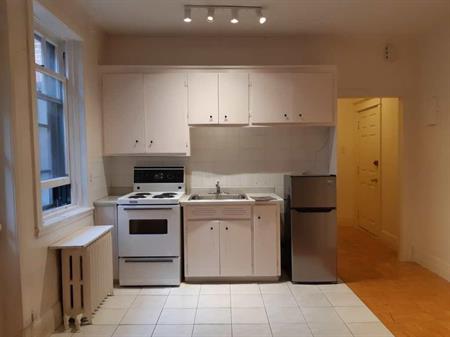 Grand 1 1/2 disponible pour le 1er juillet sur l’avenue Monkland (NDG)