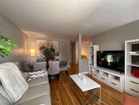 LUXUEUX , LUMINEUX ET GRAND 5 ½