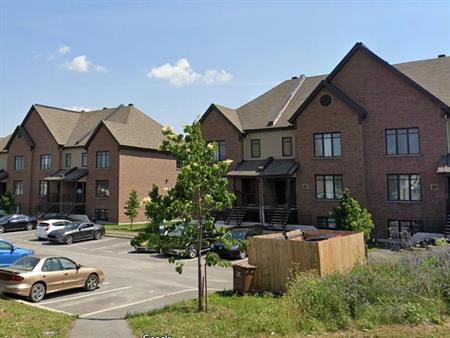 1794 Rue Schryer (Gatineau) Très Beau Logement De Deux Chambres Avec Bureau