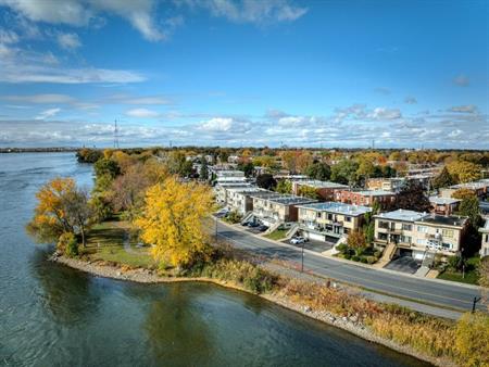 Grand 4 1/2 sur le bord de l'eau à LaSalle