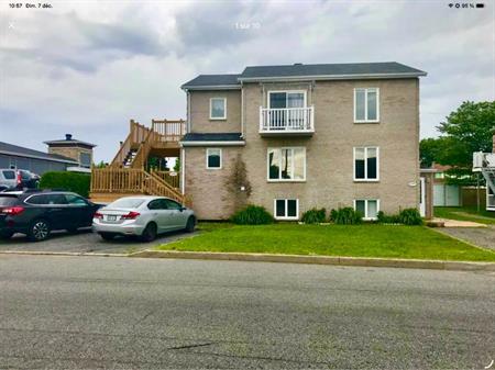 Grand 5 1/2 à louer pour juillet à Beauport