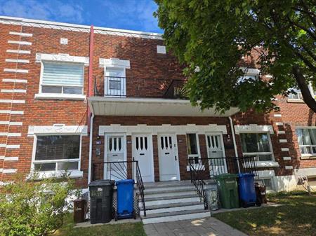 VERDUN, 15 minutes métro Jolicoeur + 5 pièces 2e, thermopompe, cuisine et salle de bain refaites, balcons avant et arrière, f