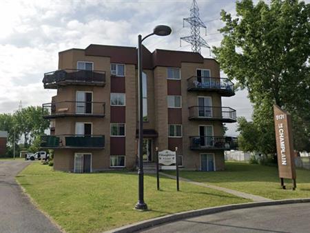 3 1/2 APPARTEMENT DISPONIBLE 1er JUILLET