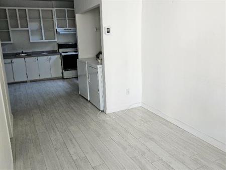 Shawinigan 3 1/2 style loft ouvert à louer