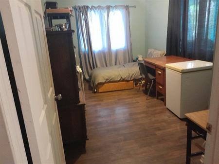 Chambre à louer- 477$/ Mois sans autres frais- Sherbrooke