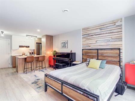 Condo à louer à Ahuntsic!