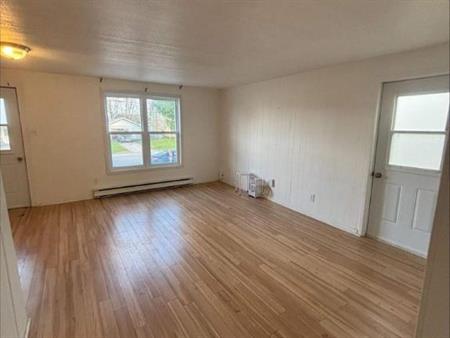 2 CH - 1 SDB - Sainte-Hélène-de-Bagot - $975 /mo