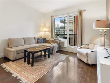 Superbe condo 2 chambres 2 salle de bains
