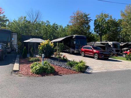 Magnifique terrain à vendre au camping la Clé des Champs à St-Philippe, 45 ans et plus