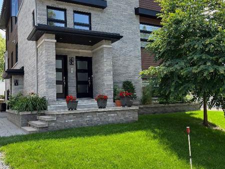 BEAU CONDO À LOUER (3 1/2 dans le Vieux Ste-Rose)