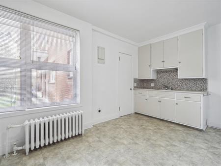 GRAND 2 1/2 AU COEUR DE BEDFORD !
