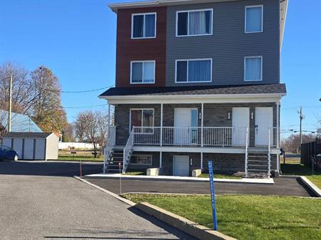 condo 5 1/2 a louer