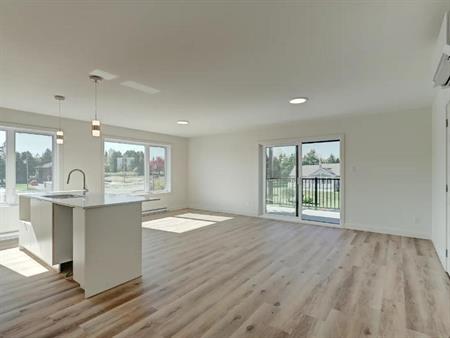 Superbe 5 ½ neuf à Coaticook – 1er mois gratuit – Quartier tranquille