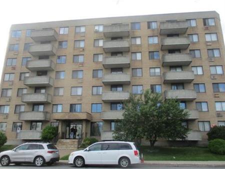 2 bedroom 2 bathroom with garage for rent