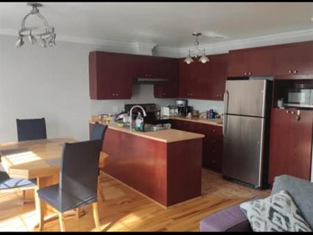 Condo 4 1/2 MEUBLE
