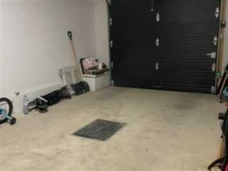 6 1/2 À LOUER (GARAGE)