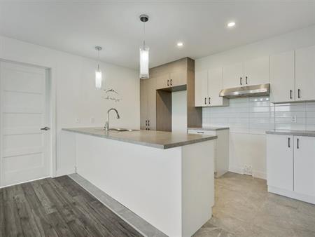 Appartement Saint-Rémi À Louer